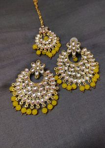 Earings And Mangtika Set