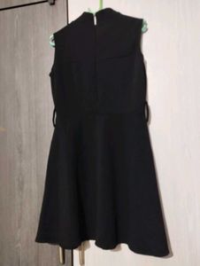 Black Sleeveless Dress