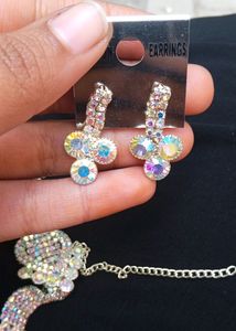 Fashion Earning With Choker Set