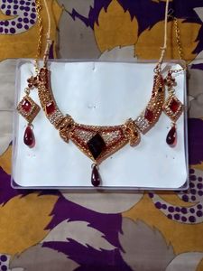 Stylish Necklace with ear rings