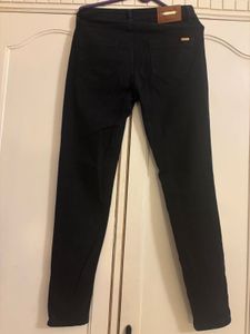 ZARA Women&#39;s Black Skinny Jeans
