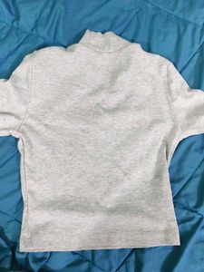 Sporty Grey Fitted Full-Sleeve Crop Top