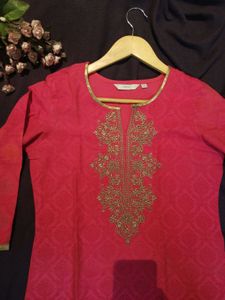 MAX Elegant Pink And Gold Embroidered Kurta,Size-S