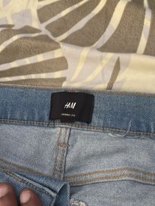 H&amp;M Ripped Skinny Fit Jean ( 38X90cm)