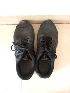 Nike Black Running Shoes Size 8UK