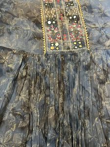 L Size Kurta Set With Work In Front