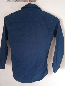 6-7 yrs boy full sleeves pure cotton shirt hardly used once or twice.