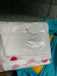 Elegant White Saree with Red Hearts