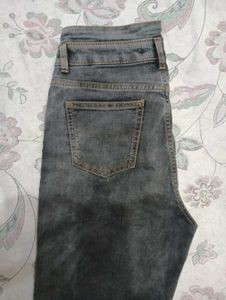 Acid Wash Gray Cropped Jeans