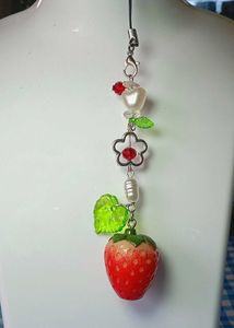 Strawberry Phonecharm 🍓