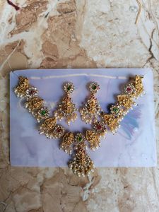 Elegant Gold-Toned Necklace Set