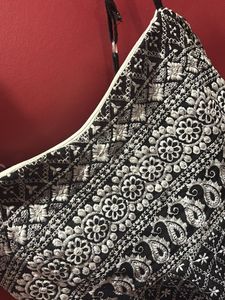Sleeveless Black White Crop Top