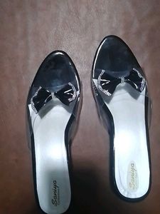 Trendy  Black Colour With Cute Bow Heals