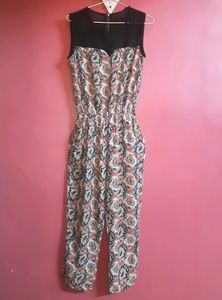 Printed Jumpsuit,with zip and pockets.
