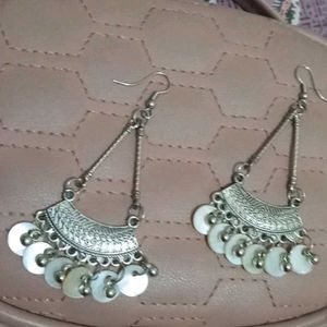 Silver Tone Drop Earrings✨😍