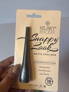 HILARY RHODA Eyeliner Set