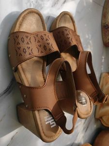 Tan Block Heels.👠