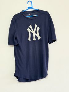 Navy Yankees T-shirt