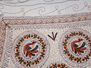 Cotton Double Bedsheet With 2 Round Pillow Covers
