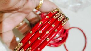 Red &amp; Gold Bangle Set