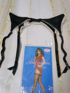 (1025)Vintage Black &amp; Lace Garter Belt