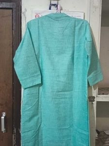 Green Kurta tag M hai but S size vale le
