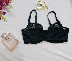 🇳🇿💫 Beautiful Black Colour Paded Bra