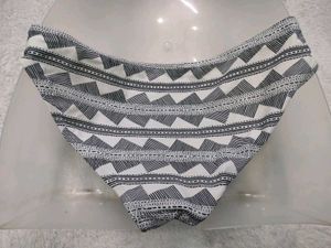 Patterned Bikini 💚 Bottom