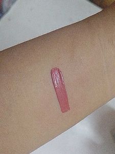 beautiful nude pink lequid mate lipstick