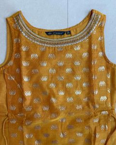 AVAASA Set - Woven Flared Mustard Kurta wit