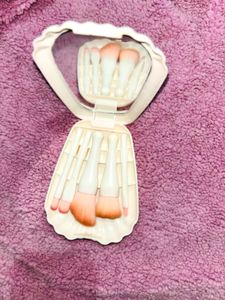Vintage Shell Makeup Brush Set