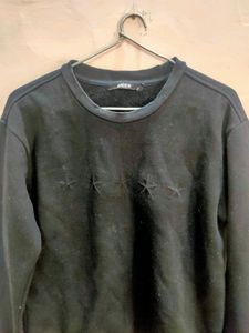 Black sweatshirt