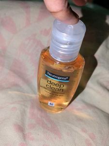 New Neutrogena Deep Clean Face Wash