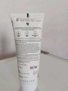 Forever Radiance Face Wash