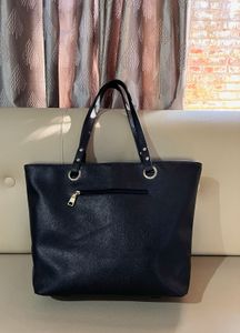 STUDIO 9 Classic black tote bag