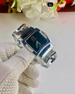 VERSACE &amp; GUCCI MIX BRANDED WOMEN WATCHES @SALE