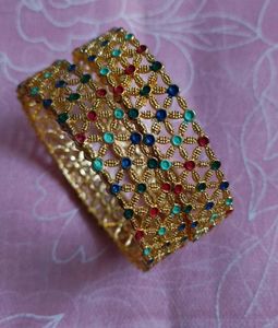 Gold Tone Bangle Set
