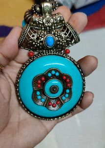 Trendy Neckpiece