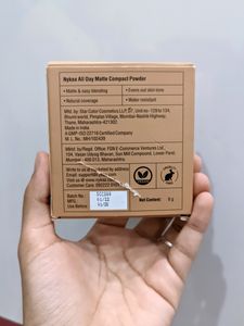 Nykaa 12hr Oil Control Compact SPF 15 PA++