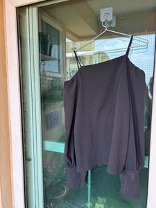 Black Offshoulder Top