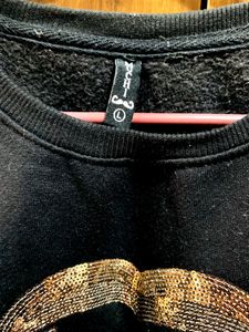 Black Embroided Sweatshirt