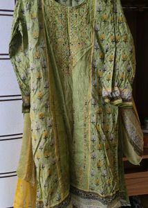 🔥Sale🔥Green Embroidered Kurta Set