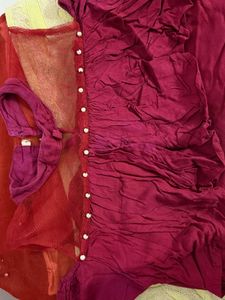 top, size 30 to 34 fits