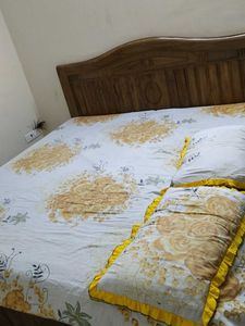 Double Bedsheet With Pillow Cover