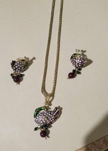 Mat finish Jewellery Set And 3 Pendent Se