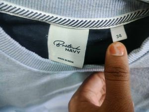 Stylish Blue Graphic Sweatshirt