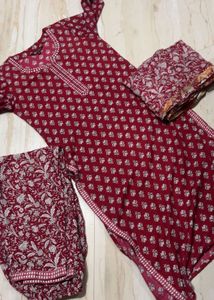 Klosia Women&#39;s Red Printed Kurta Set