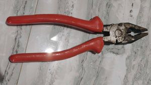 Plier
