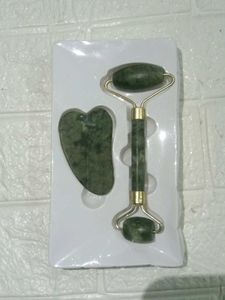 Jade roller and gua sha set💚
