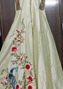 Pent Suit With Centre Slit